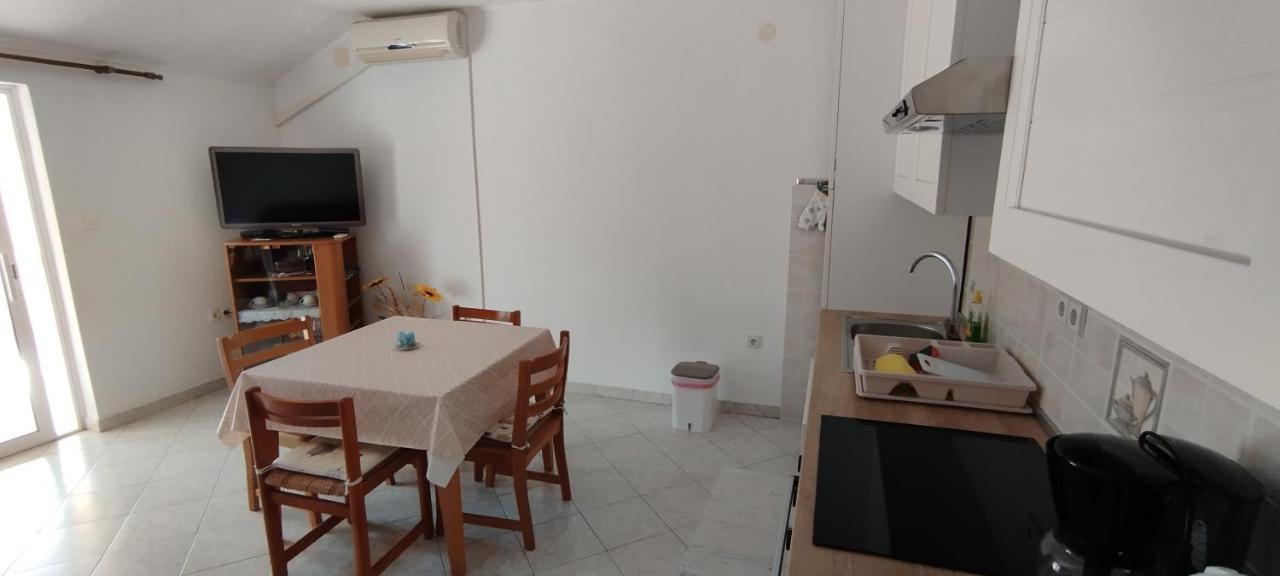 Apartment Kurelic ราบ ภายนอก รูปภาพ