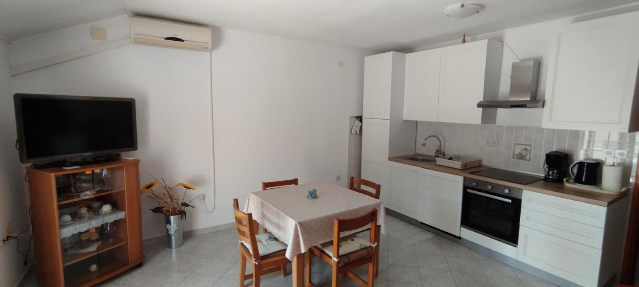 Apartment Kurelic ราบ ภายนอก รูปภาพ